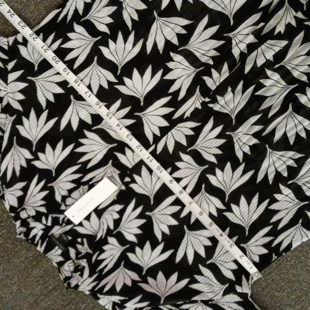 🆕️ 🖤Ann Taylor🖤 - Floral Pleated V-Neck L/S Top - Picture 10 of 12